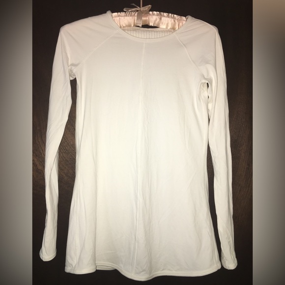 15.5”PTP SIZE 4 or SMALL LULULEMON MAKING MOVES PLEATED LONG SLEEVE WHITE TOP - Picture 3 of 16